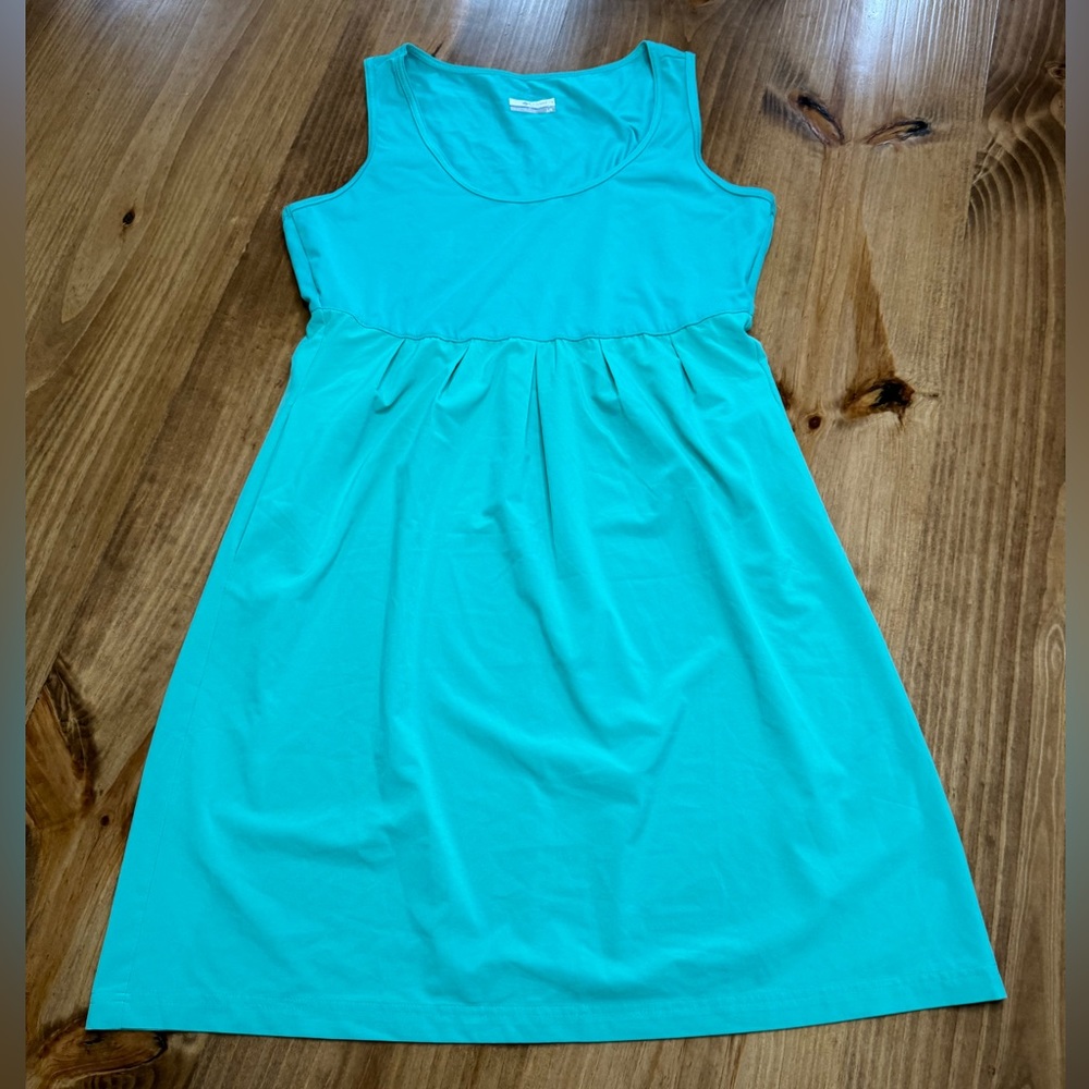 Columbia Dress size Large. Omni-Shade sun protection. quick dry. With pockets.